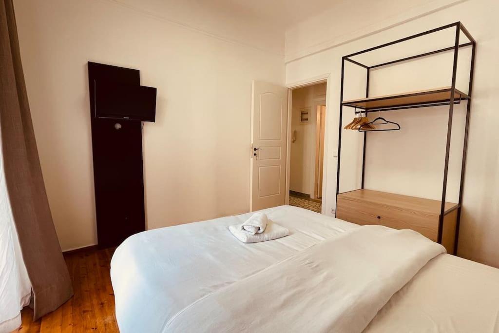 Daisy Apartment 15 Min To Acropolis Athens Exterior photo