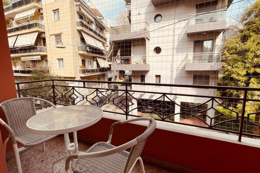 Daisy Apartment 15 Min To Acropolis Athens Exterior photo