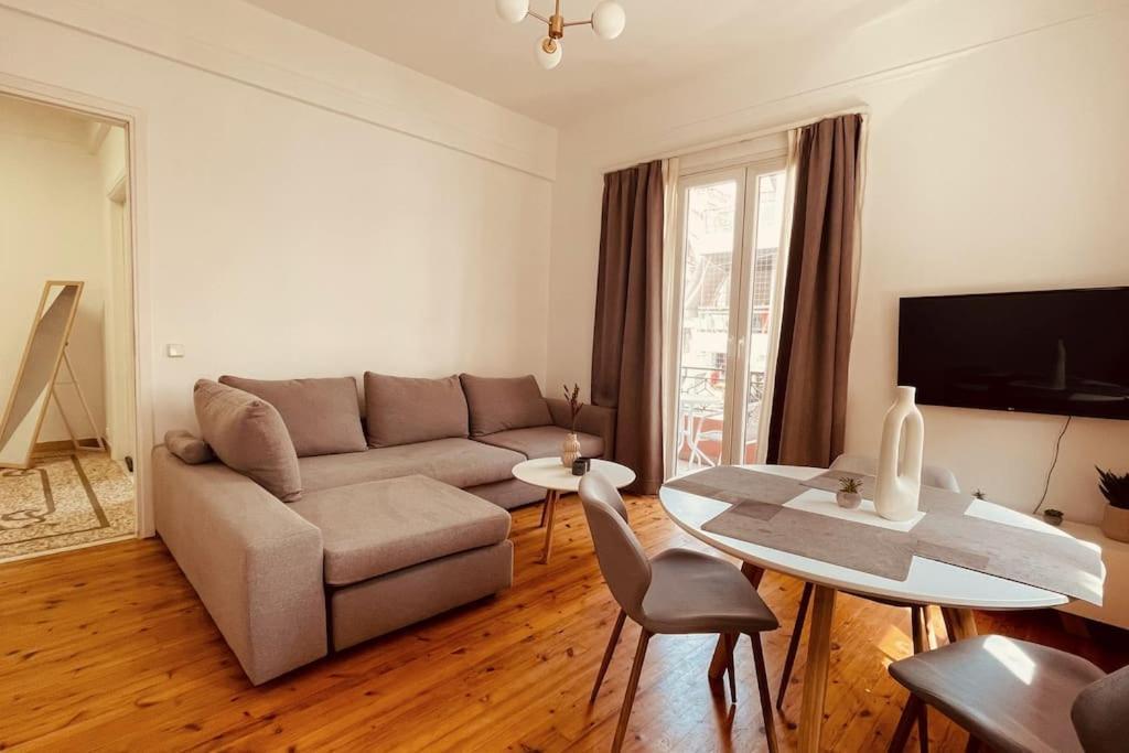 Daisy Apartment 15 Min To Acropolis Athens Exterior photo
