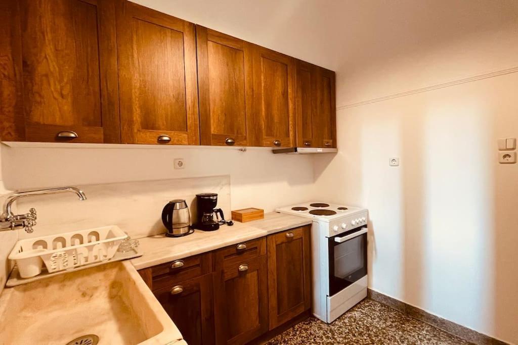 Daisy Apartment 15 Min To Acropolis Athens Exterior photo